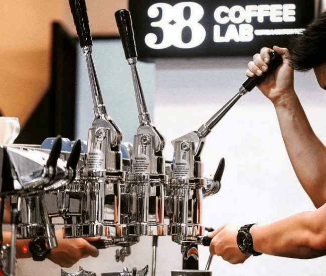 white-eagle-leva-slick1-1